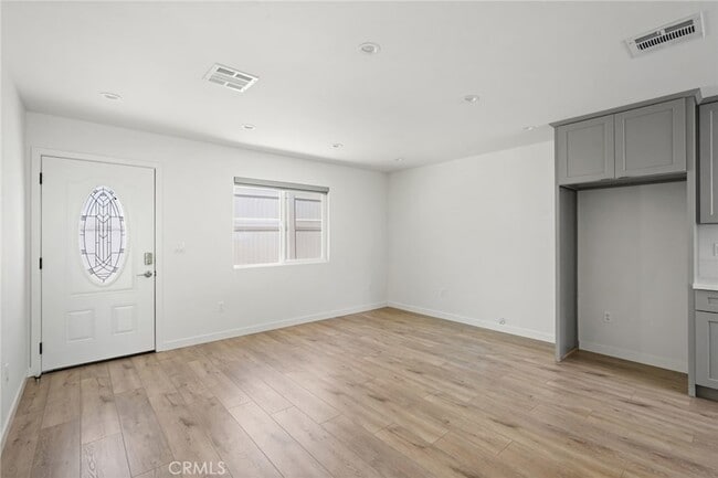 Building Photo - 6930 Enfield Ave