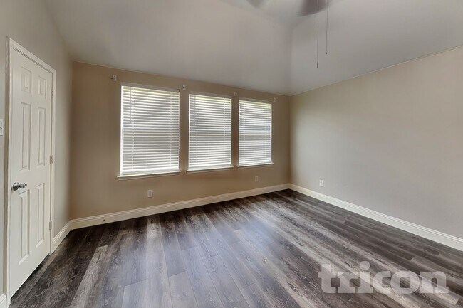 Foto del edificio - 12608 Summerwood Dr
