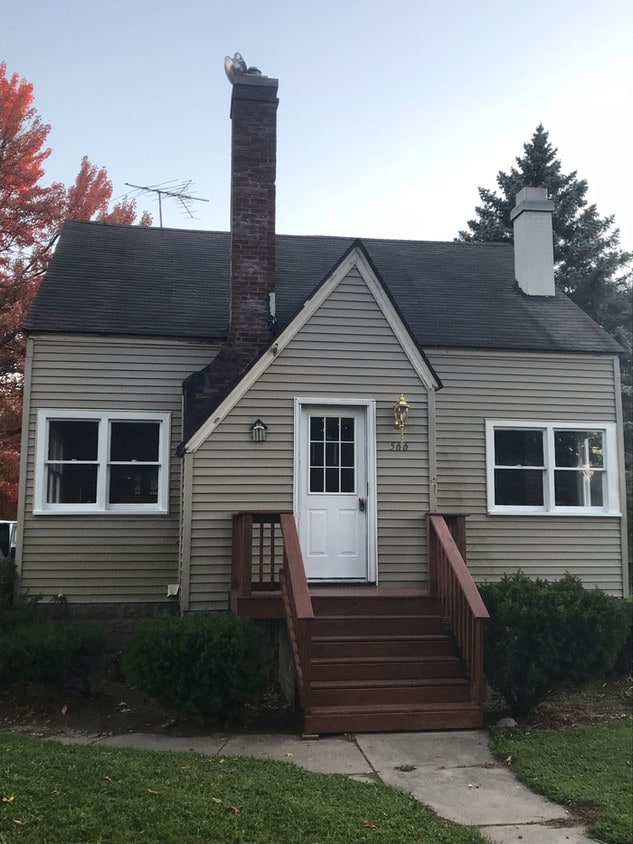 Primary Photo - 566 E Sebewaing St