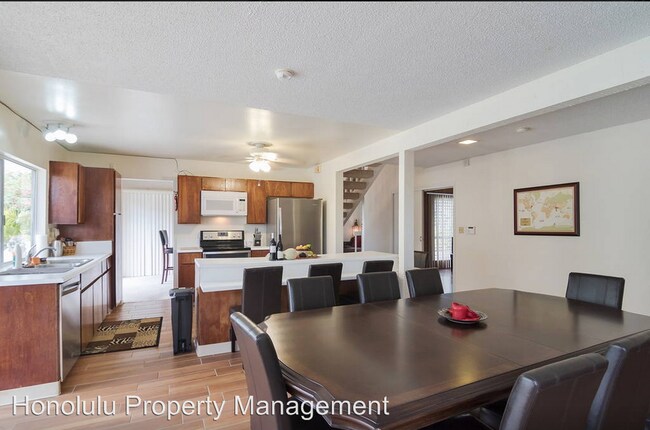 Building Photo - 4 br, 3 bath Apartment - 6841 Niumalu Loop