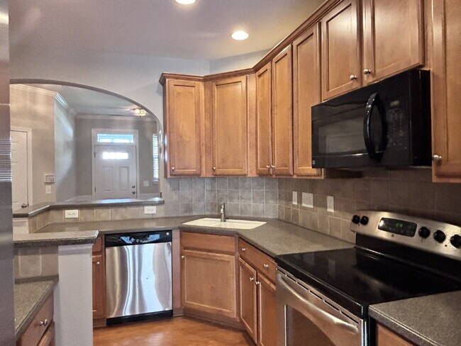 Building Photo - 10106 Raven Tree Dr