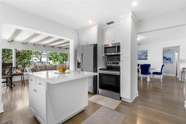 Foto del edificio - 7915 SW 23rd St