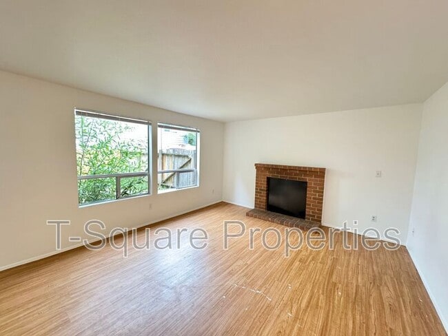 Building Photo - 2720 204th St SW