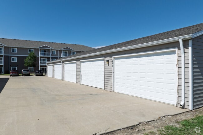 Garages - Lincoln Meadows