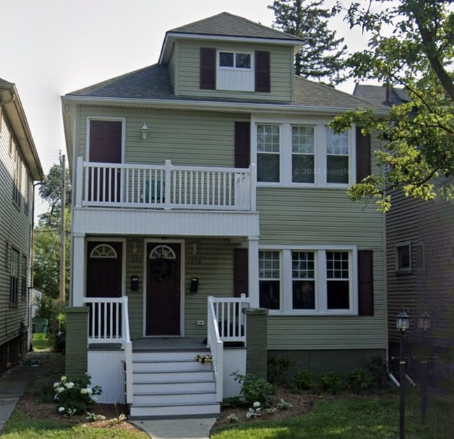 Building Photo - 1238 Wayburn St