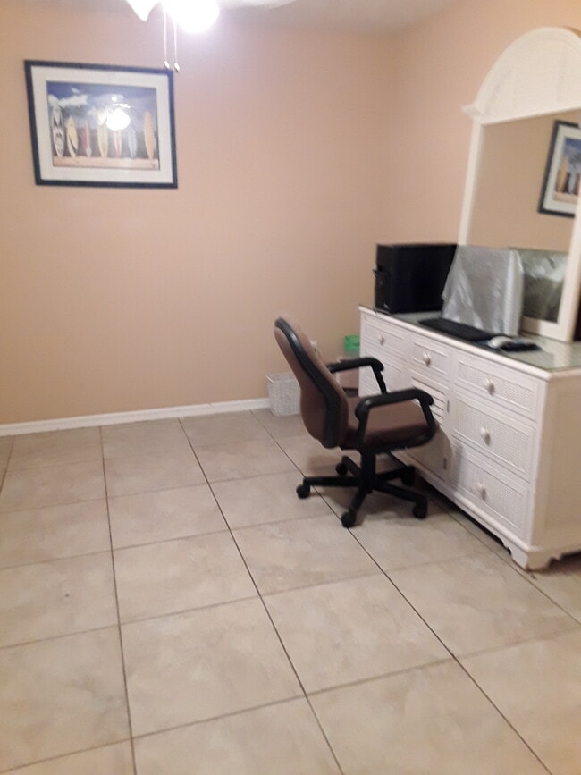 Foto del edificio - 118 SW Fairway Ave