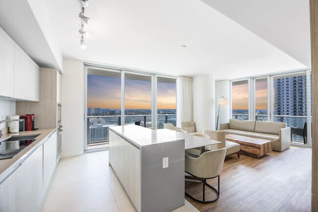 Foto del edificio - 4011 S Ocean Dr