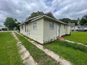 Building Photo - 2010 13th St Building Photo - 2010 13th St