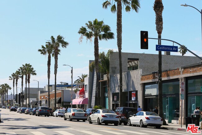Building Photo - 2500 Abbot Kinney Blvd