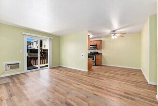 Building Photo - 6750 Beadnell Way