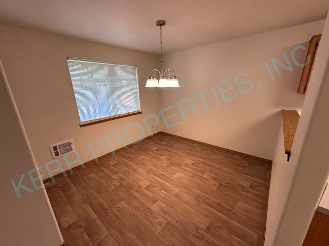 Foto del edificio - Discover Spacious Living: 2-Bed, 2-Bath Gem in Gresham!