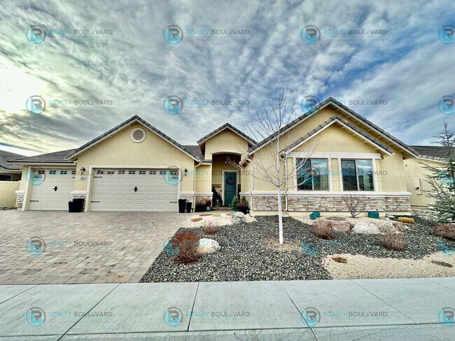 Foto del edificio - Welcome to the epitome of modern living in...