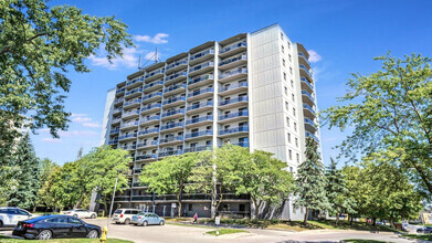 Building Photo - Trillium Towers I/II