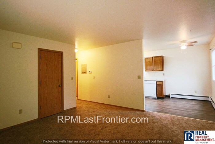 Primary Photo - 1338 Juneau St