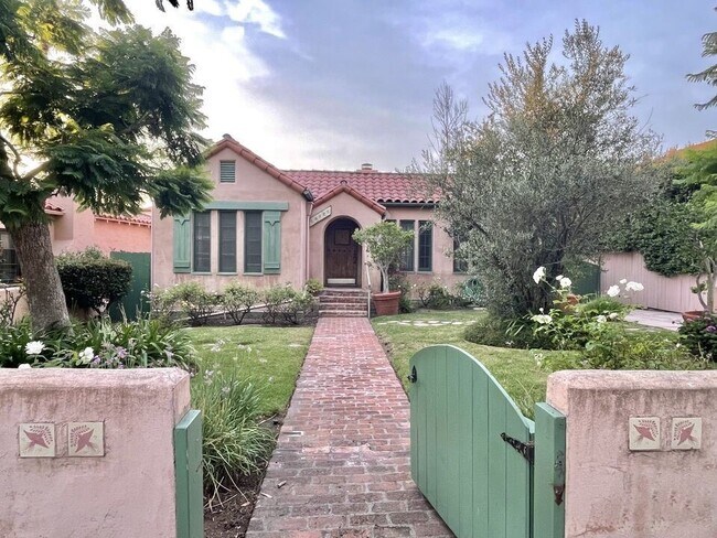 Foto del edificio - 10551 Troon Ave