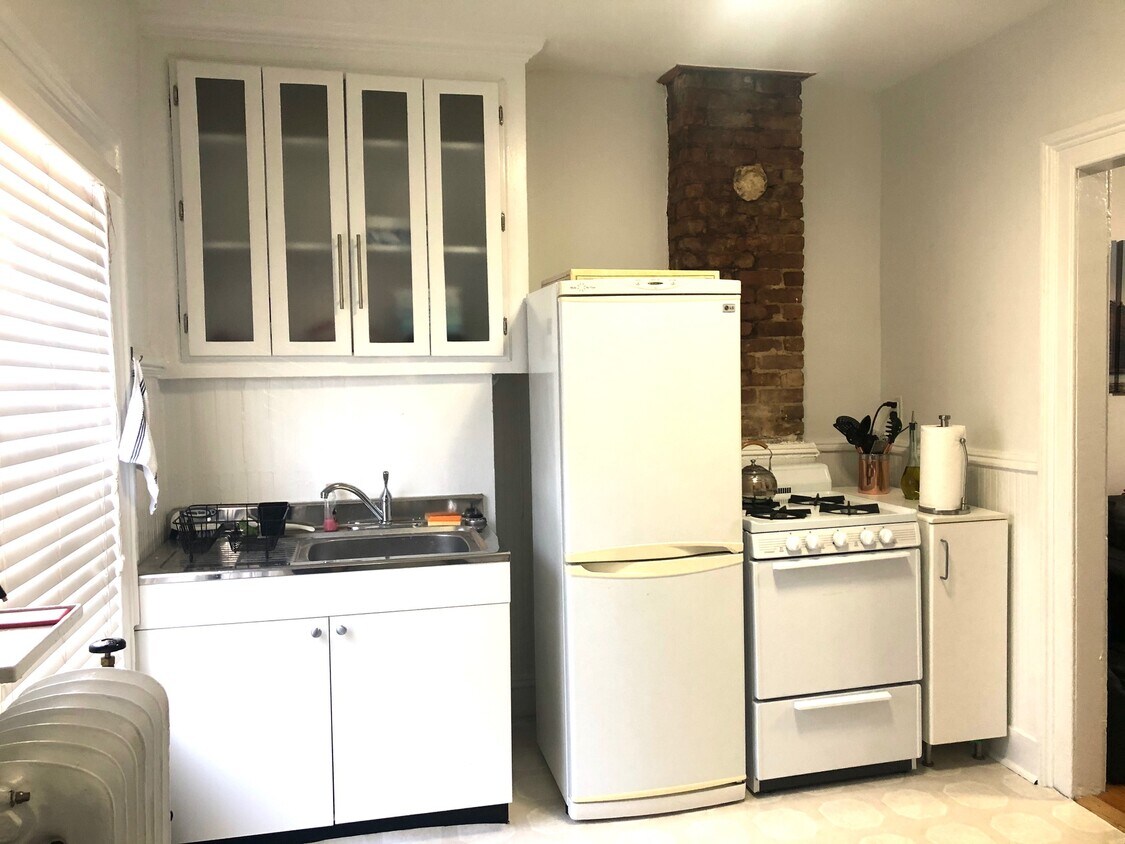 Primary Photo - 136 Garden St