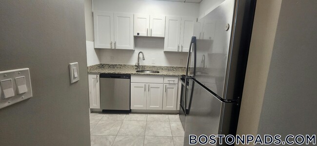 Building Photo - 757 Highland Ave