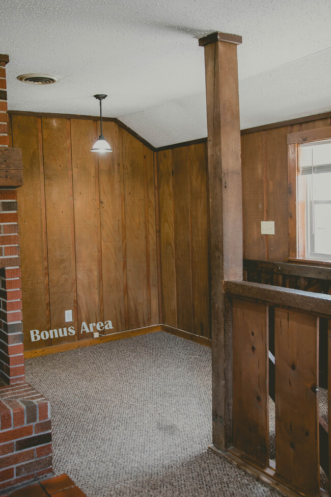 Building Photo - 4084 /4086 Samoset Cir