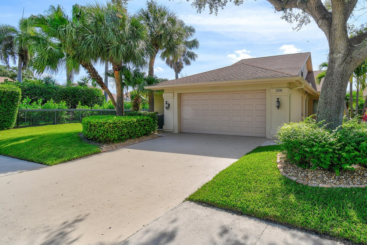 Primary Photo - 259 River Park Dr
