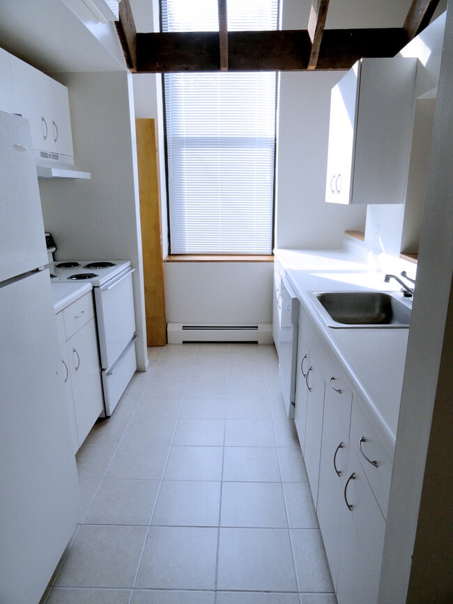 Interior Photo - 113