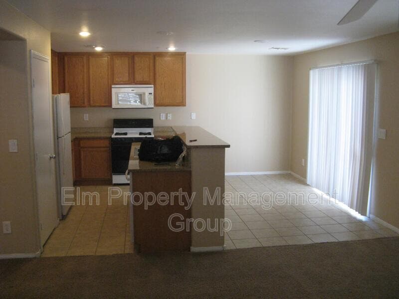 Building Photo - 5909 Sierra Cliff St