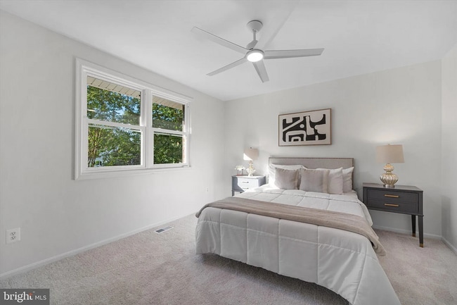 Foto del edificio - 10116 Dundalk St