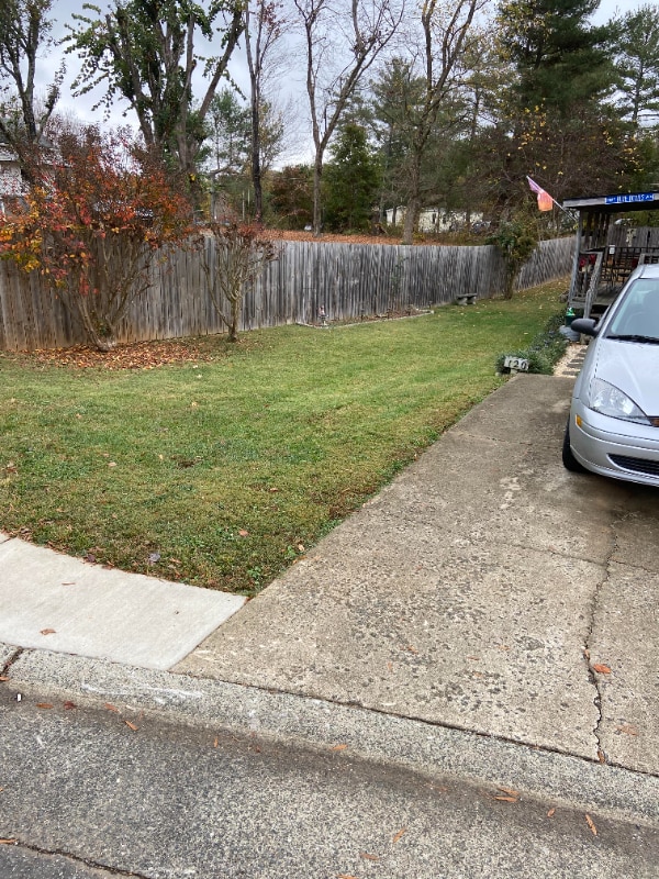 Building Photo - 201 Autumn Leaf Ln