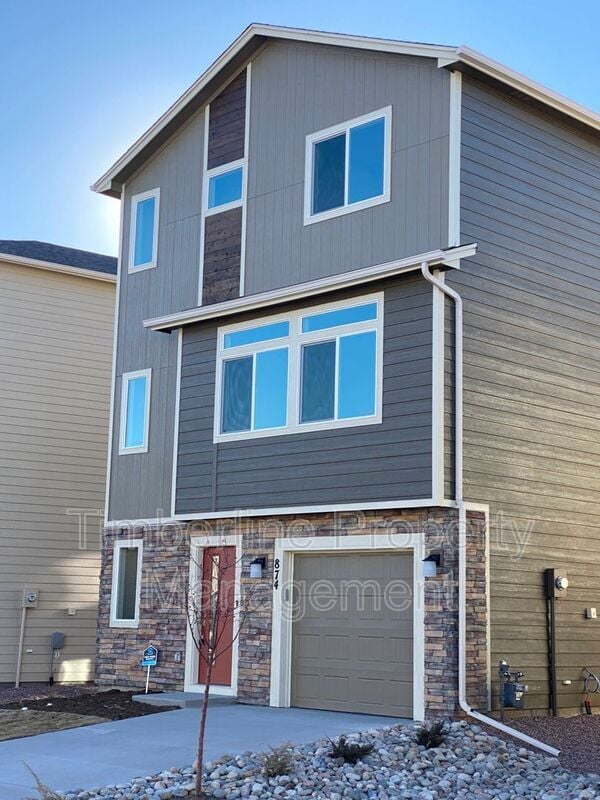 Building Photo - 874 Grissom Dr.