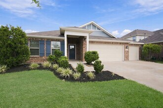 Building Photo - 519 High Holly Cir