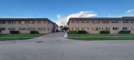 Building Photo - 600 SW 2nd Ave