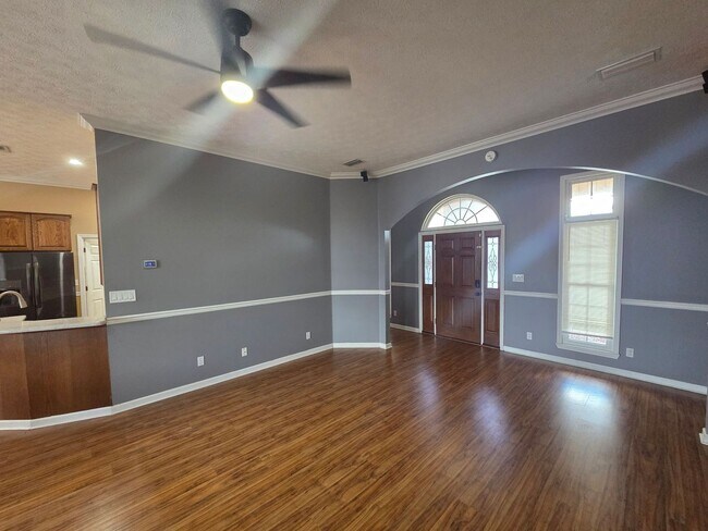 Foto del edificio - Spacious & Energy Efficient 4Bed/2Ba Brick...