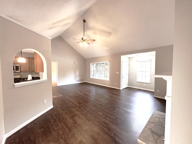 Foto del edificio - 745 Oak Glen Dr