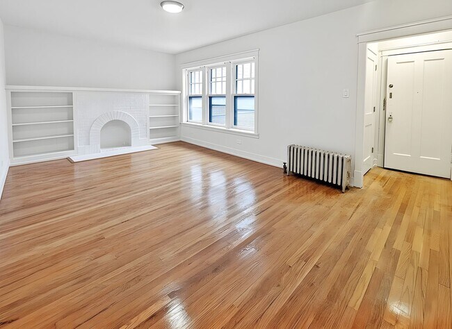 Foto del edificio - Brand New Renovation, 2bed/1bath Apartment in Historic Ravenswood Manor Neighborhood