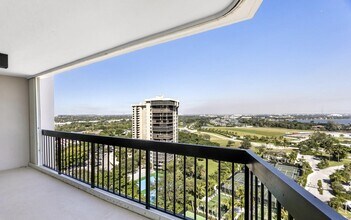 Building Photo - 2425 Presidential Way