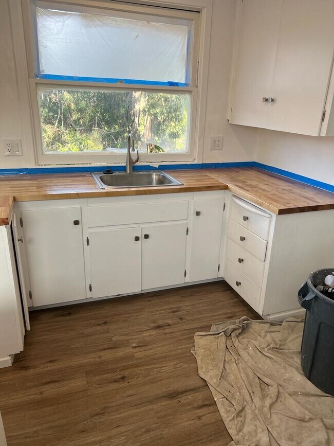 Building Photo - 2015 Avila Ct
