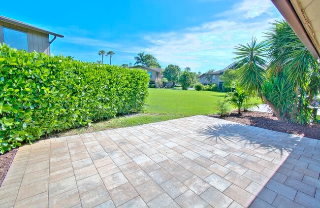 Foto del edificio - 787 Palm View Dr