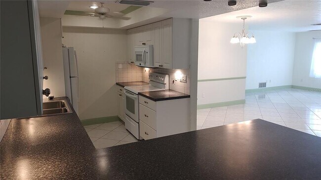 Building Photo - 149 Hourglass Dr