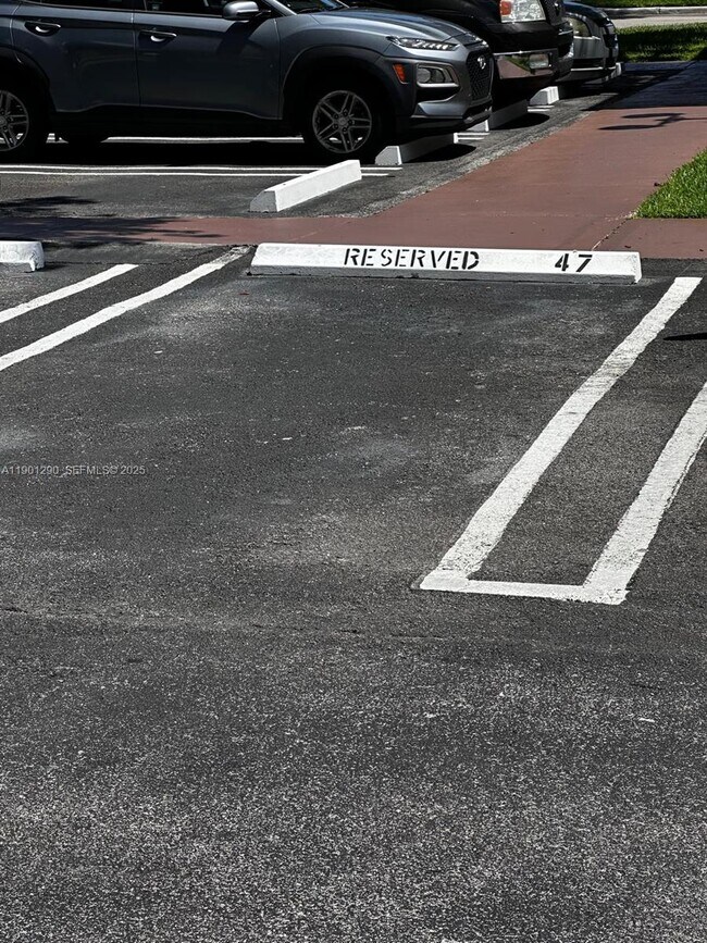 Foto del edificio - 3390 NE 13th Cir Dr