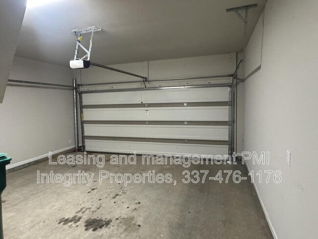 Building Photo - 204 Verger Dr
