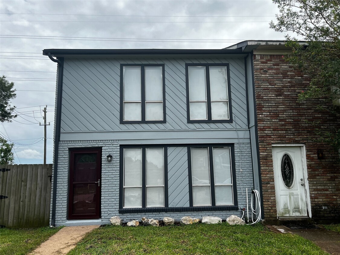 Foto principal - 8332 Oakhaven Rd