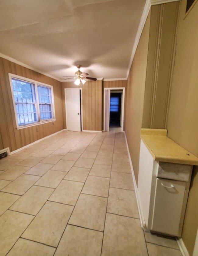 Building Photo - 1624 Whitney Ave