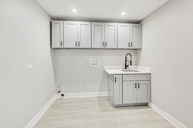 Foto del edificio - 4028 Faith Ln