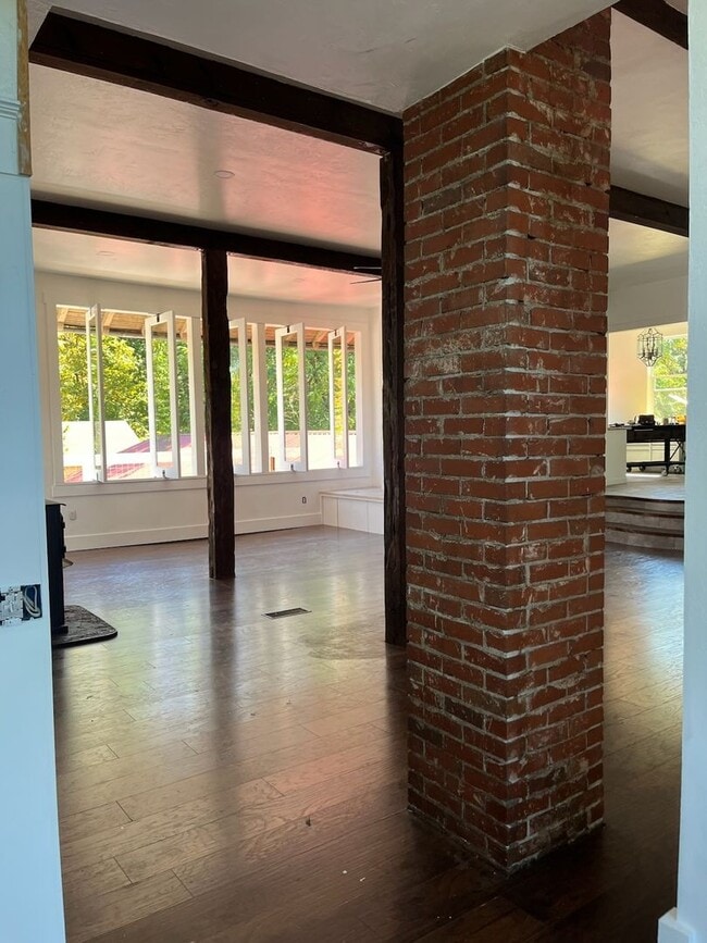 Building Photo - 4209 Carnes Rd
