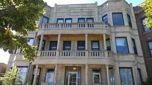 BUILDING FRONT PICTURE - 3428 S King Dr