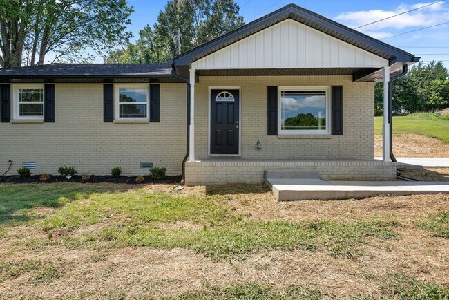 Foto del edificio - 3776 John Taylor Rd