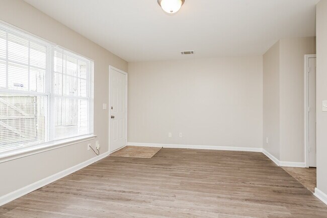 Building Photo - 8047 Logan Dr