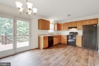 Building Photo - 17 Grace Ave