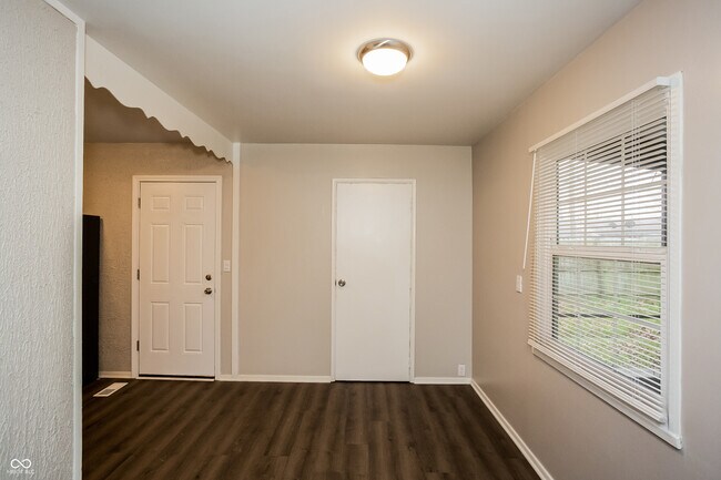 Building Photo - 5101 Patricia St