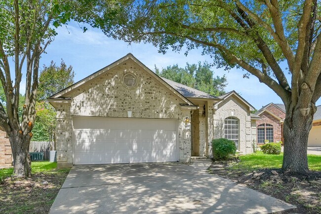 Building Photo - Beautiful home in gated community with lak...