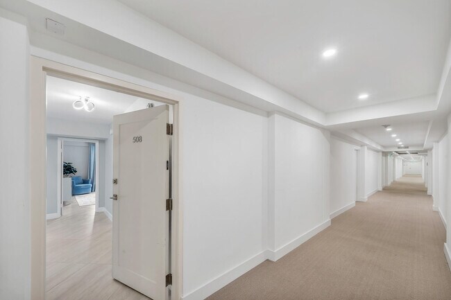 Foto del edificio - 170 N Ocean Blvd